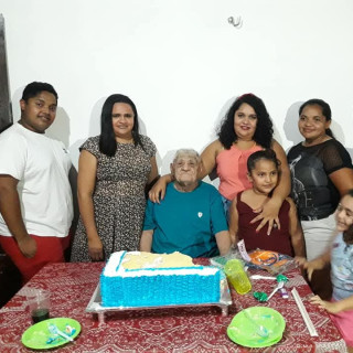 FAMÍLIAS SE REENCONTRAM DEPOIS DE 30 ANOS